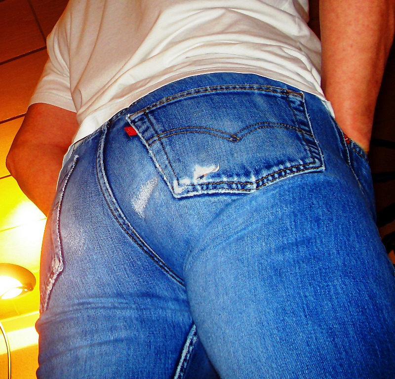 Nice butt in levi jeans
